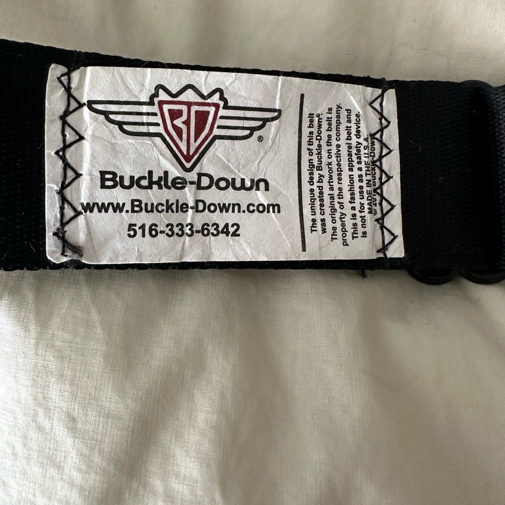 Buckle Down Seat Belt Batman L DC Comics
Yellow Bat Signal Adjustable - Picture 6 of 10